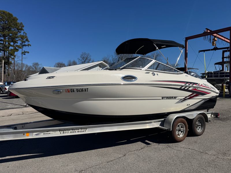 2017 Stingray 214 LR