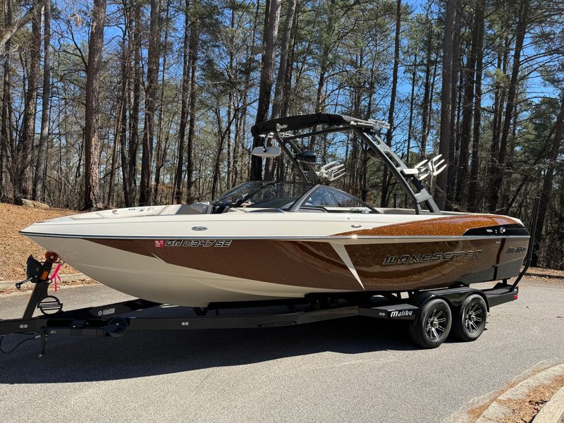 2016 Malibu Wakesetter 25 LSV