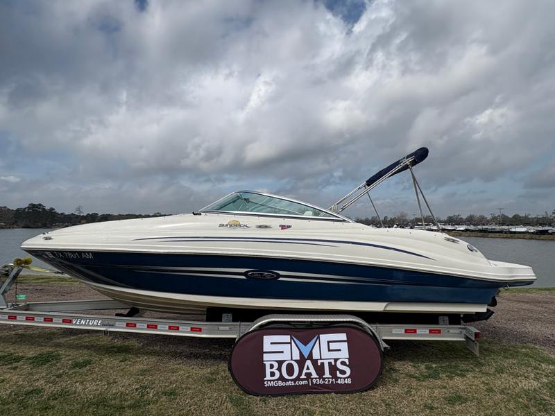 2007 Sea Ray 220 SD
