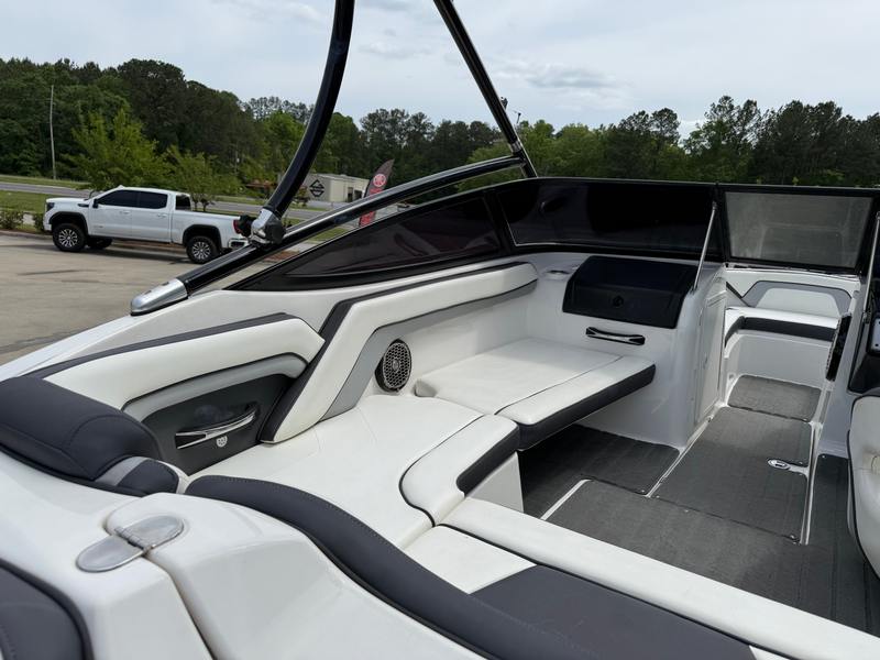 Boat Image 9