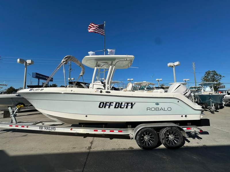 2018 Robalo 242 CC