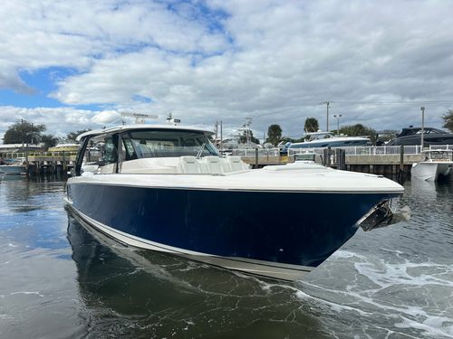 2026 Tiara Yachts 48 LS