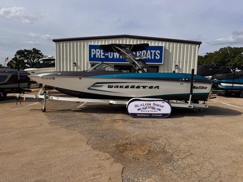 2014 Malibu Wakesetter 24 MXZ