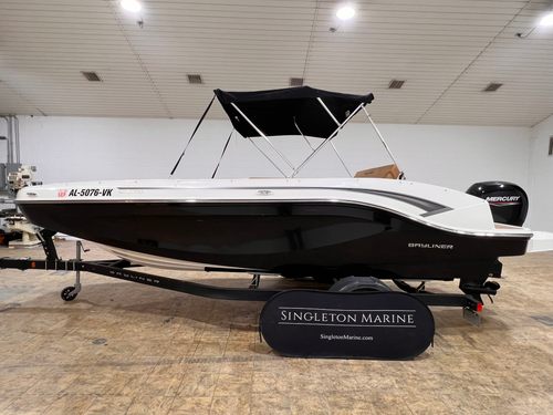 2021 Bayliner DX2000