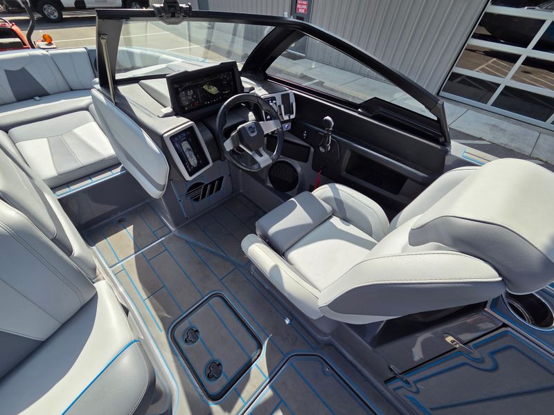 Boat Image 8