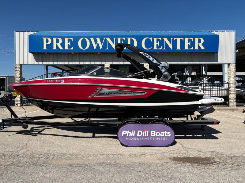2019 Regal 2300 RX Surf
